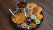 5 must-try breakfast street bites in Maharashtra