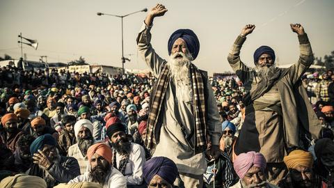 Farmers to end protest tomorrow as Centre agrees to demands Farmers to end protest tomorrow as Centre agrees to demands