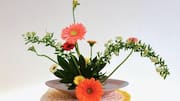 How to create simple ikebana flower arrangements