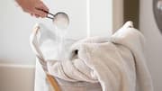 Clean your clothes with vinegar and baking soda: Here's how