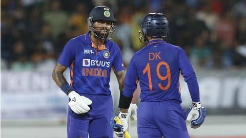 IND vs SA: Hosts compile 169/6 on tricky Rajkot surface IND vs SA: Hosts compile 169/6 on tricky Rajkot surface