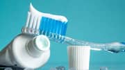 Does toothpaste heal pimples?