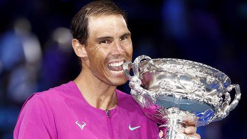 Rafael Nadal becomes first man to win 21 major titles Rafael Nadal becomes first man to win 21 major titles