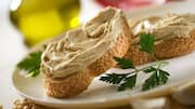 How to make the perfect hummus toast