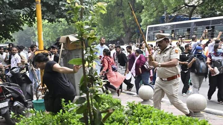 'Can't lathi-charge because of mere agitation': SC on student protests 