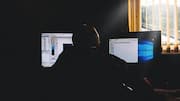 How to minimize screen glare at your workspace