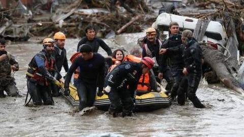 At least 40 killed in severe northern Turkey floods At least 40 killed in severe northern Turkey floods