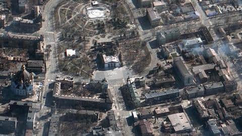 Russia bombs school in Ukraine's Mariupol sheltering nearly 400 residents Russia bombs school in Ukraine's Mariupol sheltering nearly 400 residents