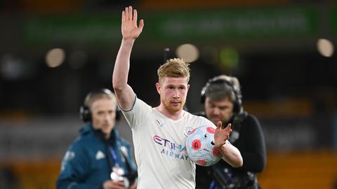Premier League 2021-22: Manchester City close in on title Premier League 2021-22: Manchester City close in on title