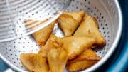 How to make delicious samosa chaat at home