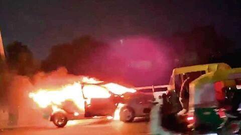 Gurugram: Man seen chasing a burning car, video goes viral Gurugram: Man seen chasing a burning car, video goes viral