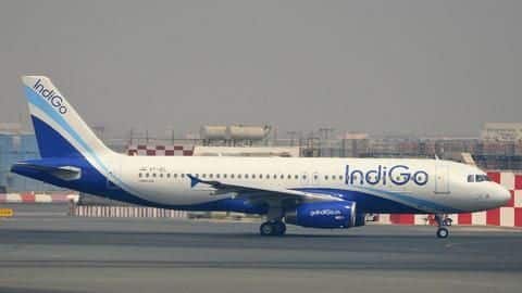 Passenger thrown out of flight for trying to enter cockpit Passenger thrown out of flight for trying to enter cockpit