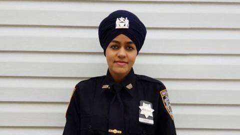 NYPD gets its first female turbaned Sikh police officer NYPD gets its first female turbaned Sikh police officer