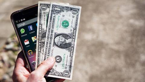 Now, you can transfer money between mobile wallets, courtesy RBI Now, you can transfer money between mobile wallets, courtesy RBI