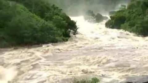Kerala floods: Congress, BJP blame Kerala government for 'man-made' calamity Kerala floods: Congress, BJP blame Kerala government for 'man-made' calamity