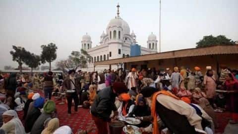 Kartarpur corridor: Pakistan to only allow 500 pilgrims per day Kartarpur corridor: Pakistan to only allow 500 pilgrims per day