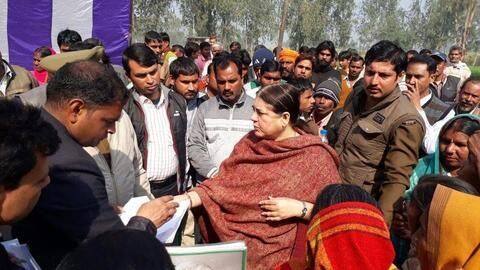 Maneka Gandhi abuses UP govt. official accused of corruption Maneka Gandhi abuses UP govt. official accused of corruption