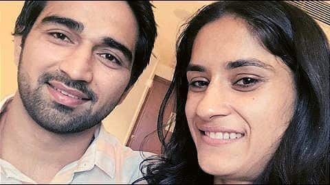 Asian Games gold medalist Vinesh Phogat gets engaged at airport Asian Games gold medalist Vinesh Phogat gets engaged at airport