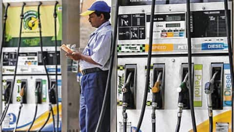 Petrol prices reach record high: Rs. 86.25/liter in Mumbai Petrol prices reach record high: Rs. 86.25/liter in Mumbai
