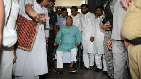 Lalu Prasad's health deteriorates, he can neither sit nor stand Lalu Prasad's health deteriorates, he can neither sit nor stand