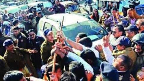 Dehradun: Cop suspended for laughing at BJP-Congress fist fight Dehradun: Cop suspended for laughing at BJP-Congress fist fight