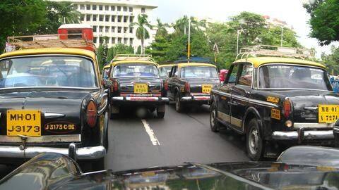 Commercial driving licenses not required for driving taxis, autos Commercial driving licenses not required for driving taxis, autos