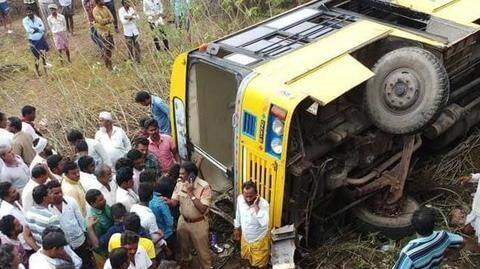 Andhra Pradesh: School bus falls into culvert; six children critical Andhra Pradesh: School bus falls into culvert; six children critical