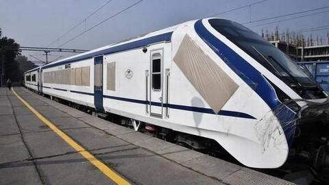 India's first engine-less train India's first engine-less train