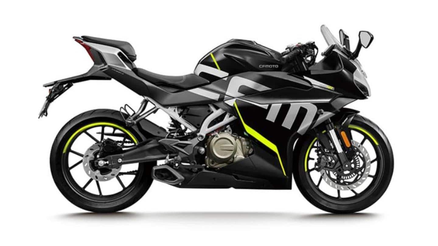 The bike sports a raised windshield The bike sports a raised windshield