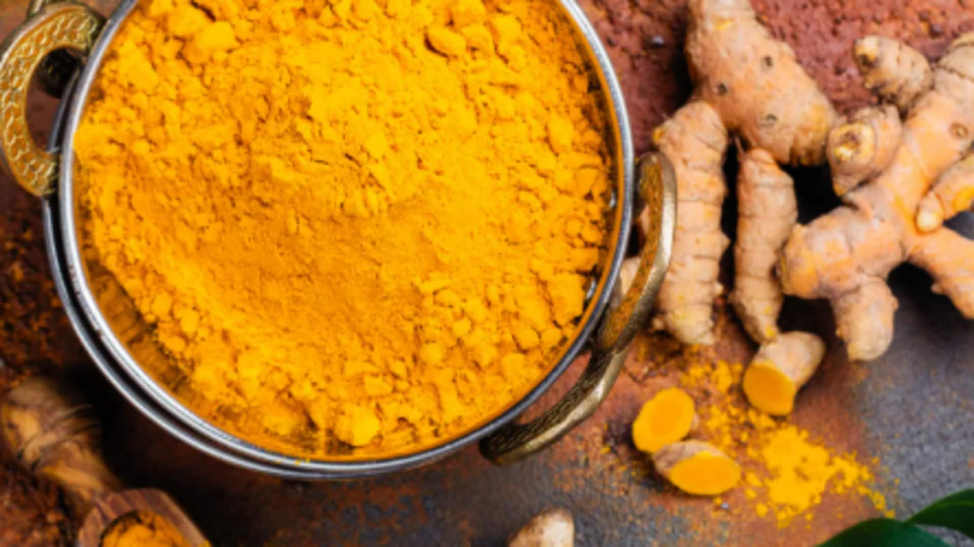 Soothe arthritis pain naturally with turmeric and ginger