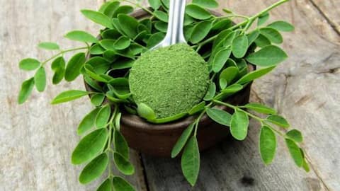 How to use moringa leaves for glowing skin