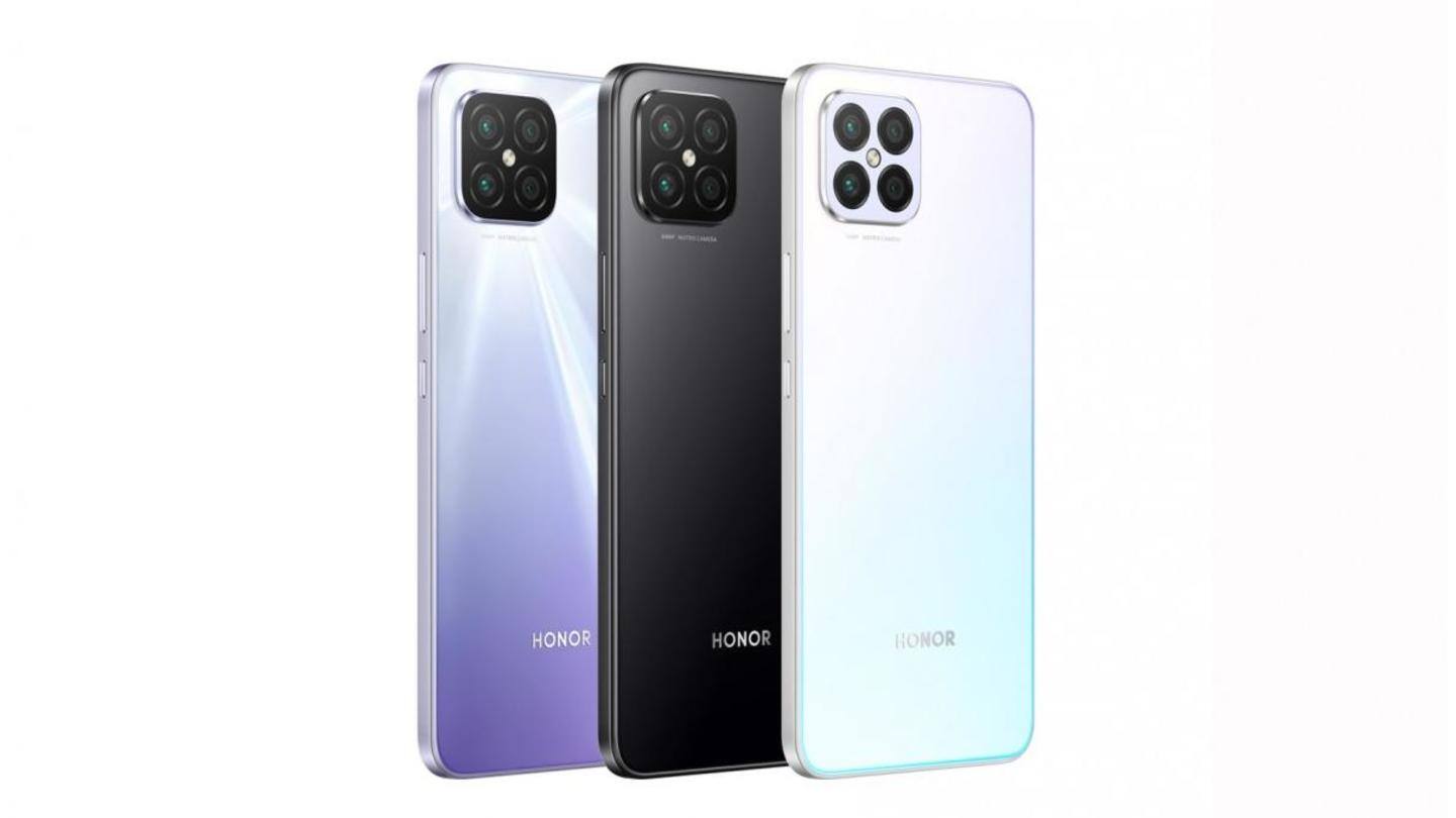It sports a Full-HD+ OLED screen It sports a Full-HD+ OLED screen