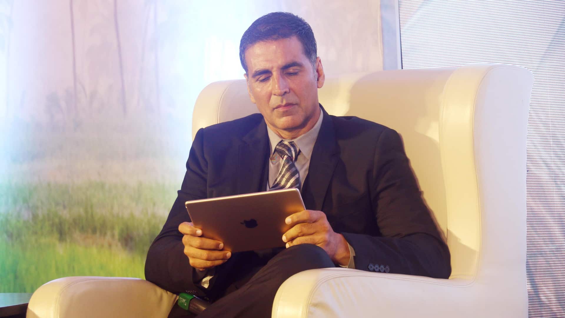 Let's see what Akshay Kumar reads on health and fitness