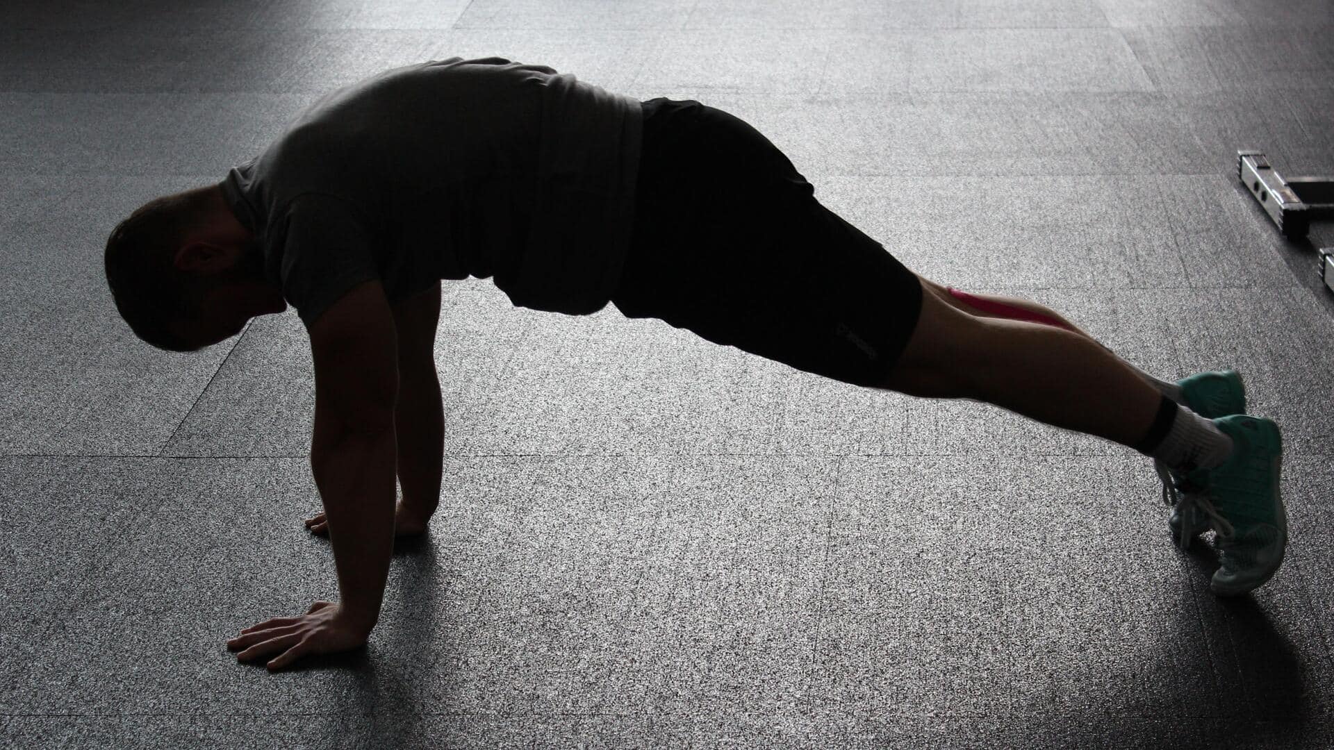 Pike push-up: A must-do exercise for strong shoulders