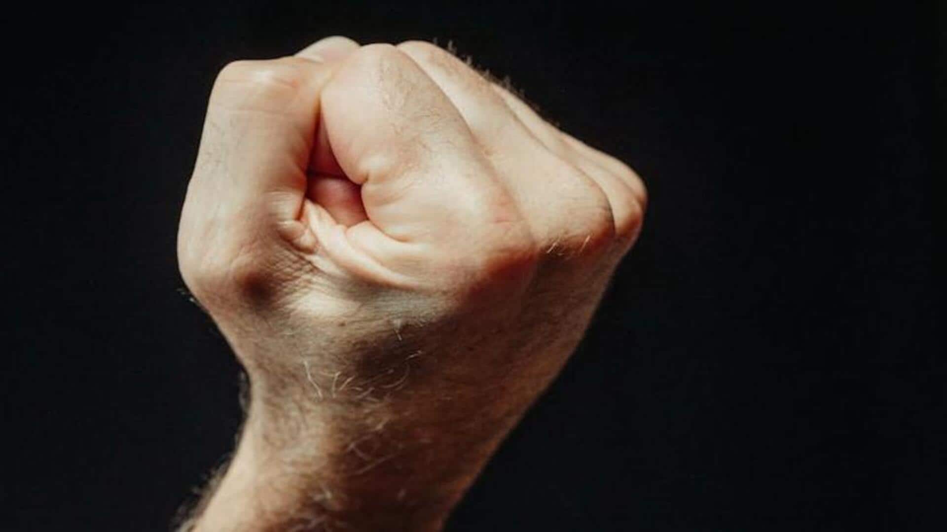 Exercises for stronger knuckles everyone should do Exercises for stronger knuckles everyone should do