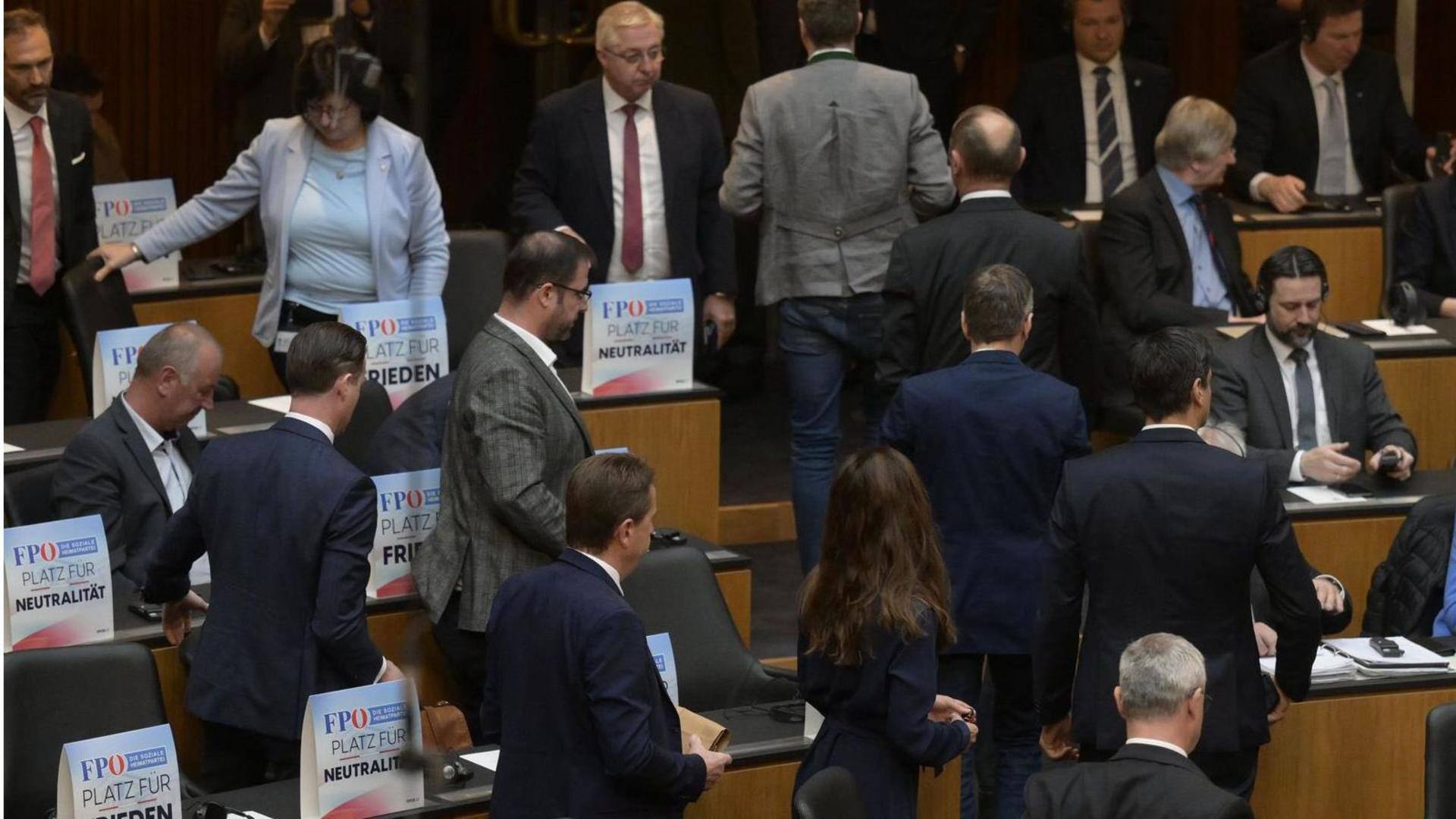 Austria: Over 20 far-right MPs leave Parliament during Zelenskyy's speech