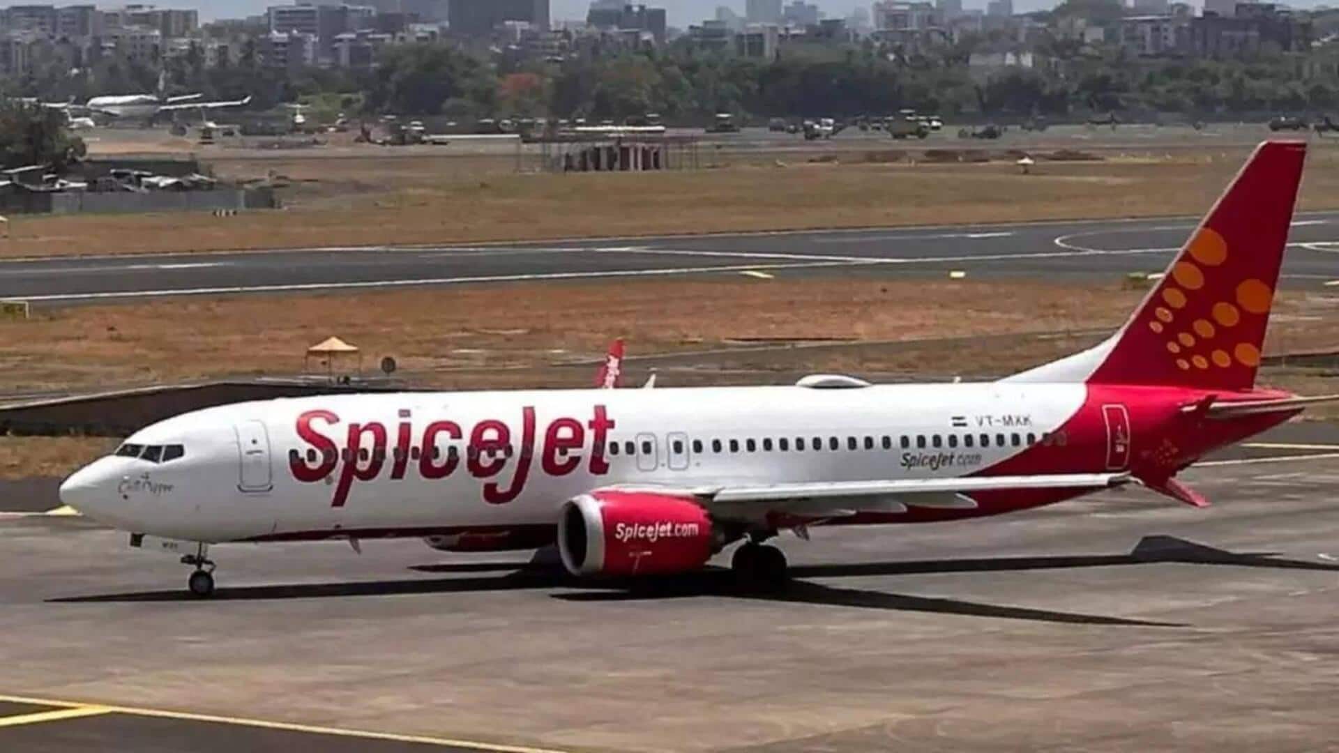 2 SpiceJet passengers try to enter cockpit; cause 7-hr delay 2 SpiceJet passengers try to enter cockpit; cause 7-hr delay