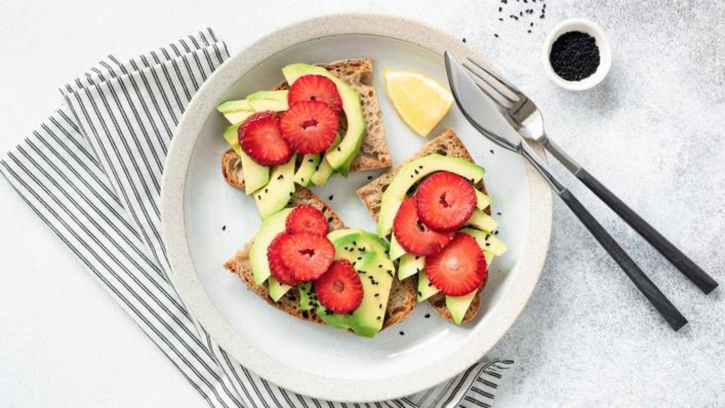 Resort to healthy snacking to keep hunger pangs away Resort to healthy snacking to keep hunger pangs away
