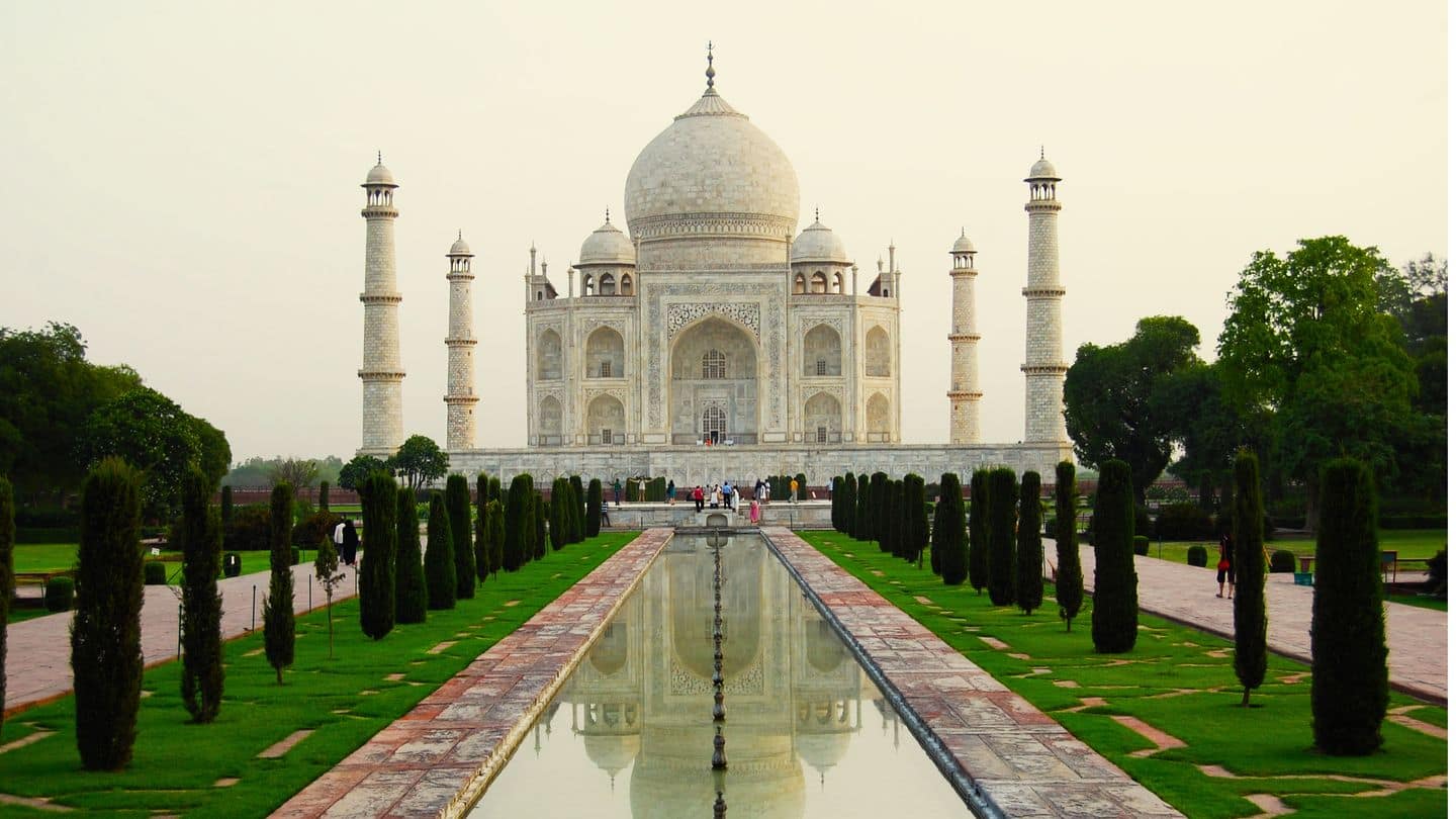 SC expresses concern over change in color of Taj Mahal