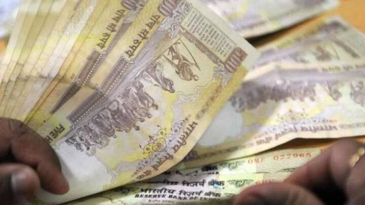 Gujarat: 2 held with Rs. 1.99 lakh in demonetized notes
