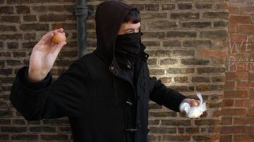 UP: Protesters throw tomatoes and eggs at minister's home