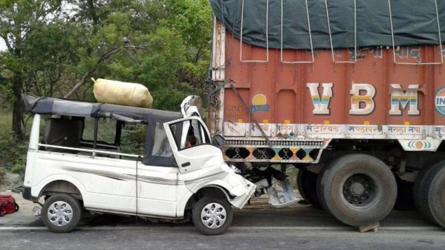 Van rams into truck in Uttar Pradesh; 12 killed