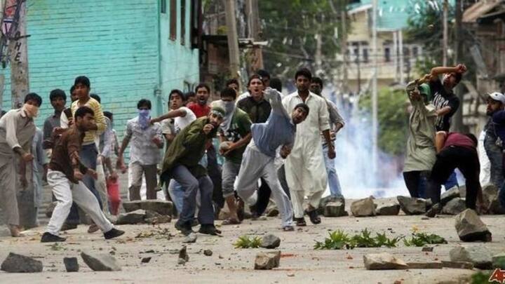 J&K: Stone pelters helped al-Qaeda Chief Zakir Musa escape J&K: Stone pelters helped al-Qaeda Chief Zakir Musa escape