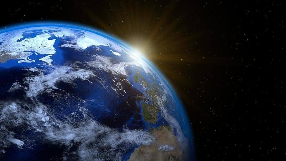 Man to launch himself in rocket to test Flat-Earth theory