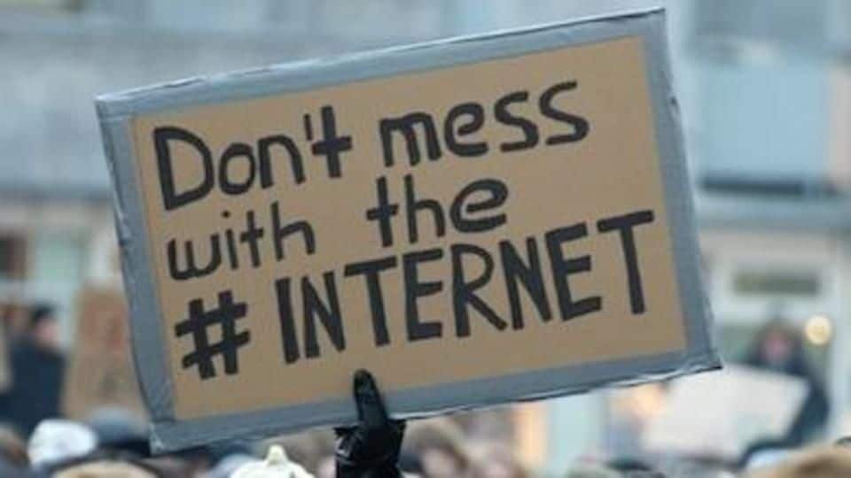 US regulator repeals Obama-era net neutrality rules, amid widespread criticism