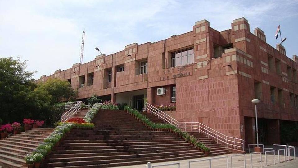 Delhi: JNU hikes mess charge by 100%, students enraged