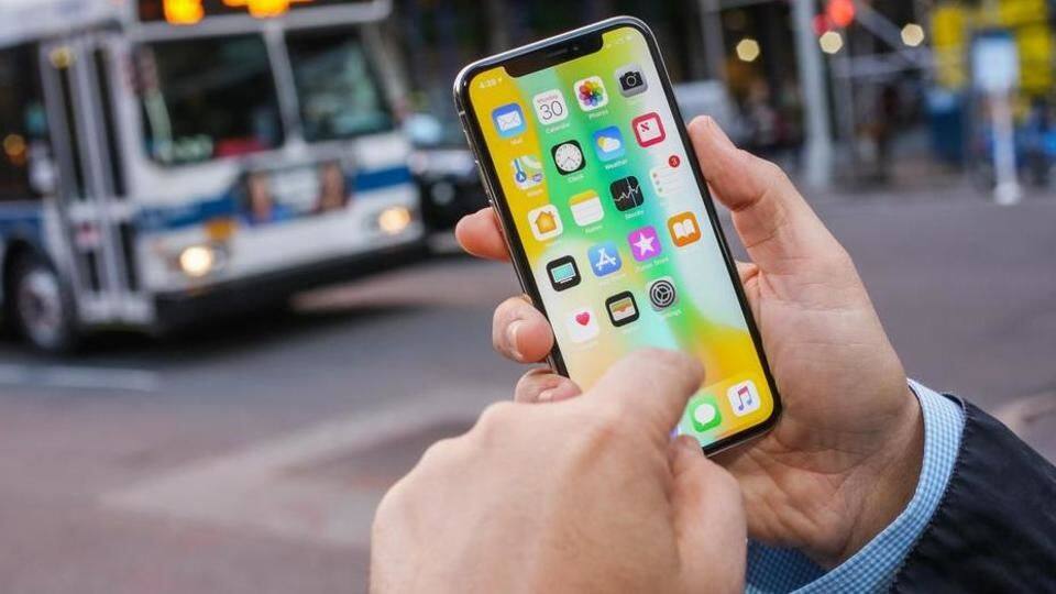 Apple to launch 3 fullscreen iPhone Xstyle phones in 2018 NewsBytes