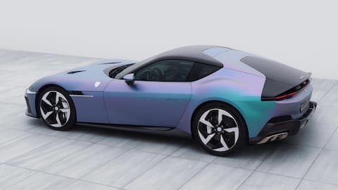 This one-off Ferrari 12Cilindri changes color like a chameleon