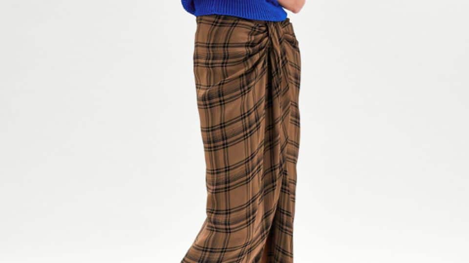 Zara selling lungi-like skirt for Rs. 6,296 is laughingly ridiculous