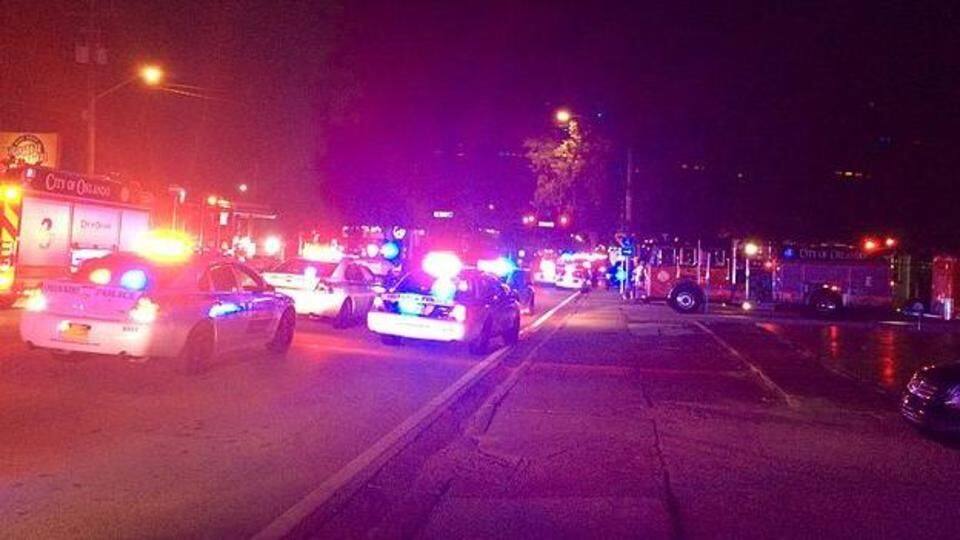 1 killed after car plows through counter-protesters in Charlottesville 1 killed after car plows through counter-protesters in Charlottesville